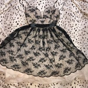 WINDSOR black lace dress